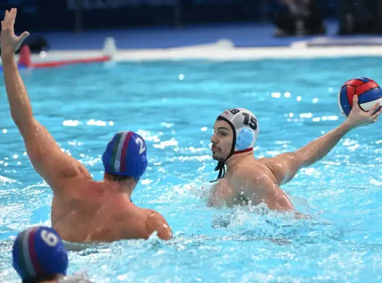 SILA KOJOJ NIKO NE MOŽE NIŠTA: „Delfini“ potopili Italiju i sudije za finale u Beogradu!