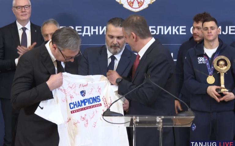 SRBIJA NA KROVU EVROPE: Vučić ugostio zlatne vaterpoliste – „Ovakva odbrana se ne viđa!“