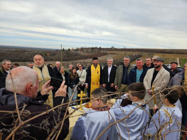 Proslavljen Sveti Trifun u Banoštoru: Tradicija koja čuva miris i ukus sremskog vina