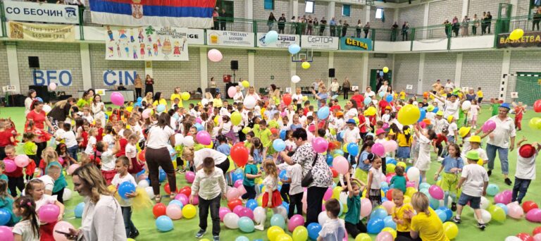 Beočin u bojama dečije radosti: Sportski centar eksplodirao od šarenila za 50. rođendan PU „Ljuba Stanković“