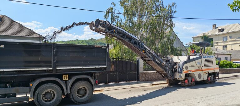 Priprema za asfaltiranje ulica u Beočinu: U toku radovi u Karađorđevoj i na deonici ka naselju Dunav, ubrzo i kod Doma zdravlja