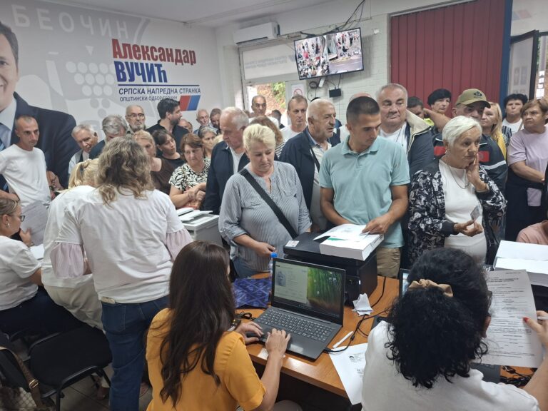 Veliko interesovanje građana u Beočinu: Počelo prikupljanje potpisa za izbornu listu „Aleksandar Vučić – Ujedinjena Srbija“