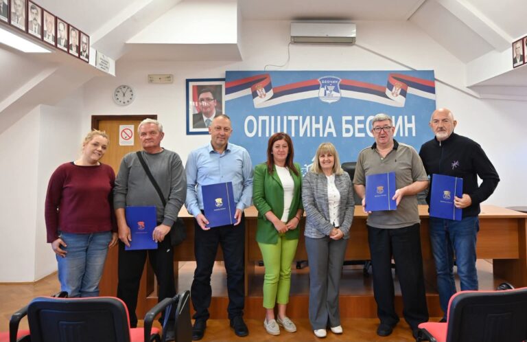 U Beočinu uručeni ugovori udruženjima: Podrška kulturi, obrazovanju i umetnosti