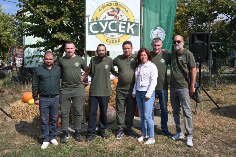 U Suseku održana osma manifestacija „Lovački gulaš 2026“: Okupi se 21 ekipa u kuvanju tradicionalnog specijaliteta
