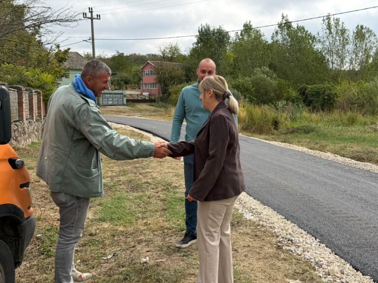 Asfaltirana Ulica Cara Dušana, gornji deo sela konačno povezan sa regionalnim putem!