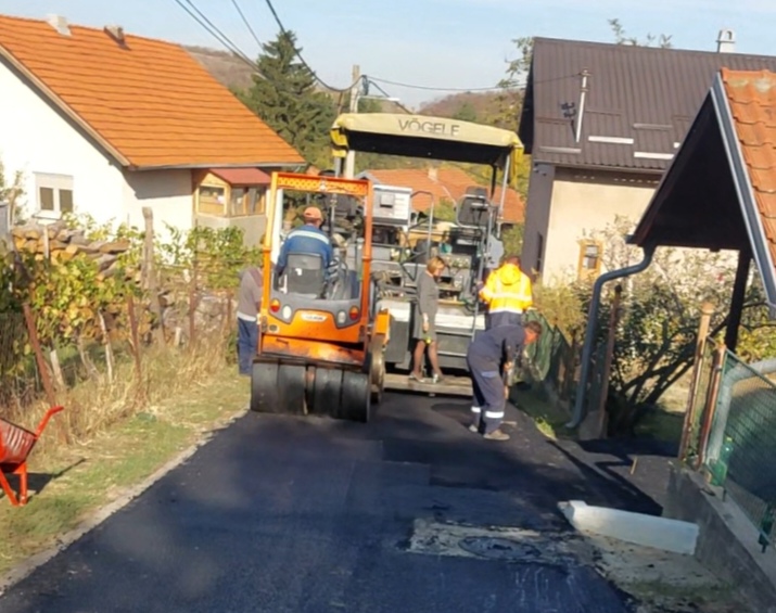 Putna infrastruktura u Beočin selu: Radovi u ulici Jovana Grčića Milenka izmamili osmehe i oduševljenje meštana